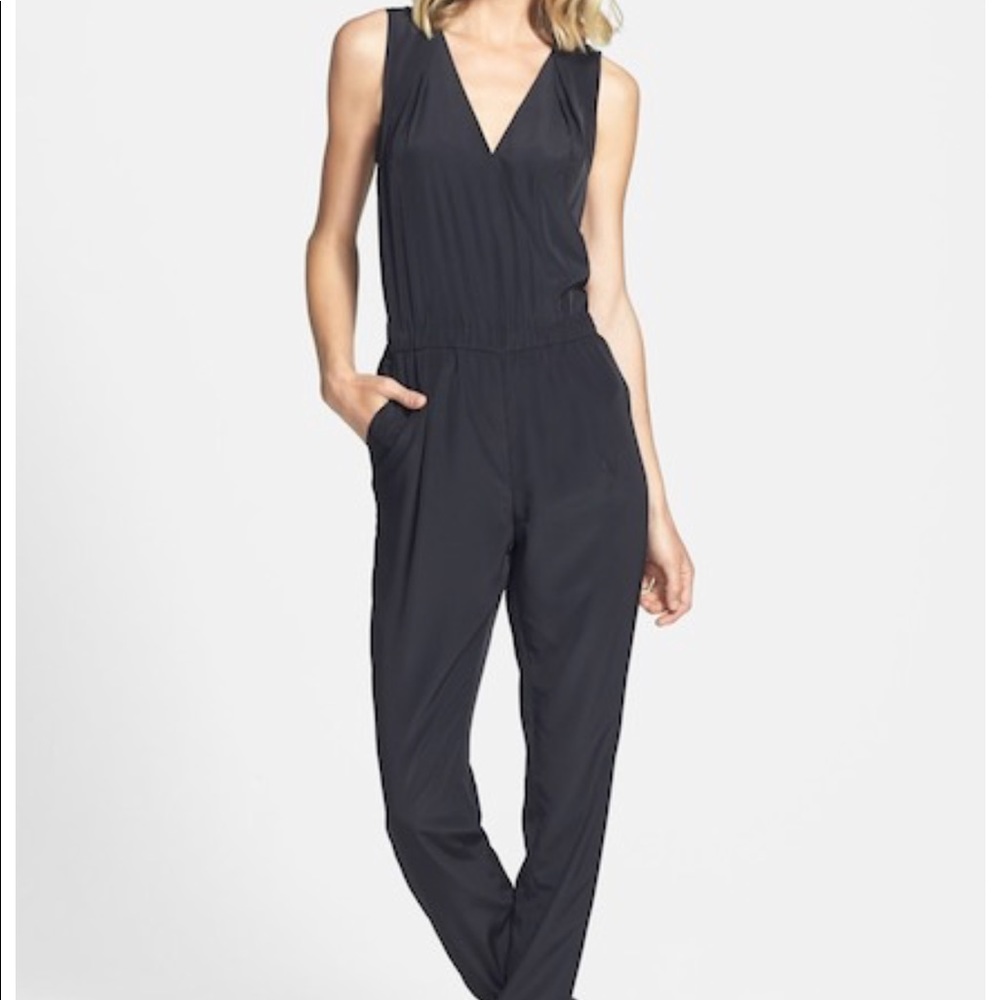 Sleeveless V-Neck Jumpsuit